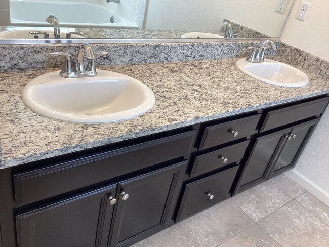Building Photo - Welcome to Riverstone!!!