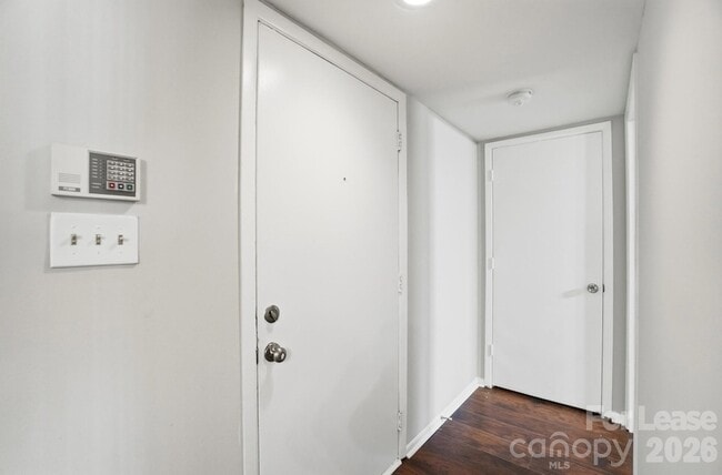 Building Photo - 4948 Sardis Rd