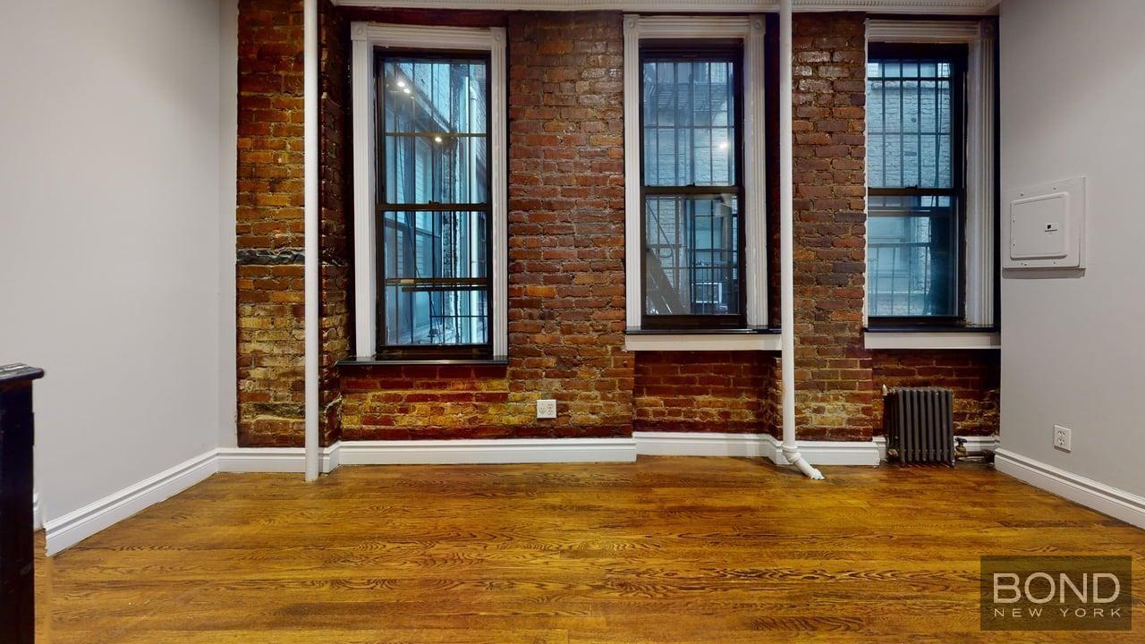 Building Photo - 416 E 13th St