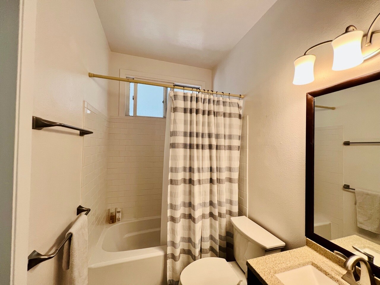 Building Photo - 3795 Kelii Pl