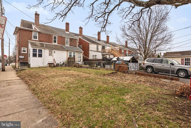 Building Photo - 255 Noble St