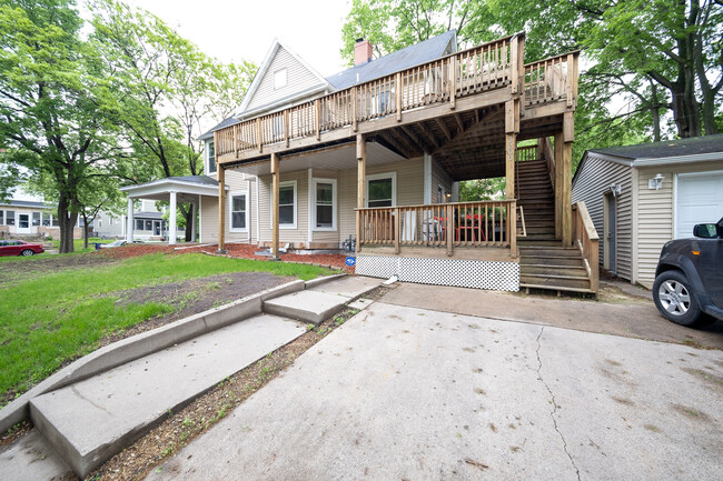 Building Photo - 3200 Aldrich Ave S