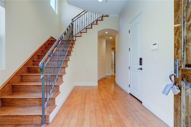 Building Photo - 612 N Juanita Ave