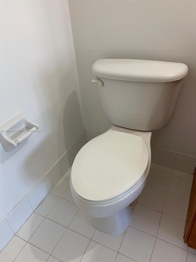 Building Photo - 36 NW 6th Ave