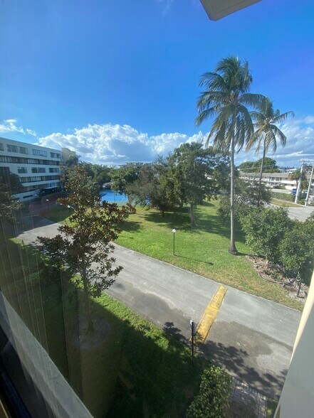 Building Photo - 1401 S Federal Hwy