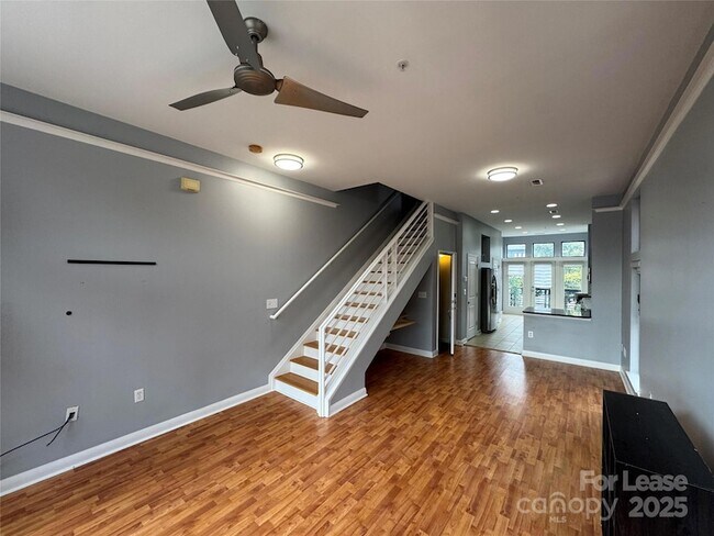 Building Photo - 559 New Bern Station Ct