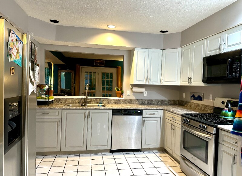 Building Photo - 1111 Island Woods Dr