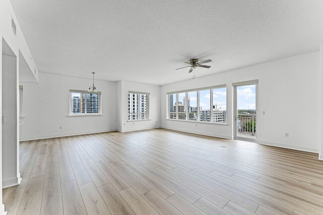 Building Photo - Sanctuary 1101
