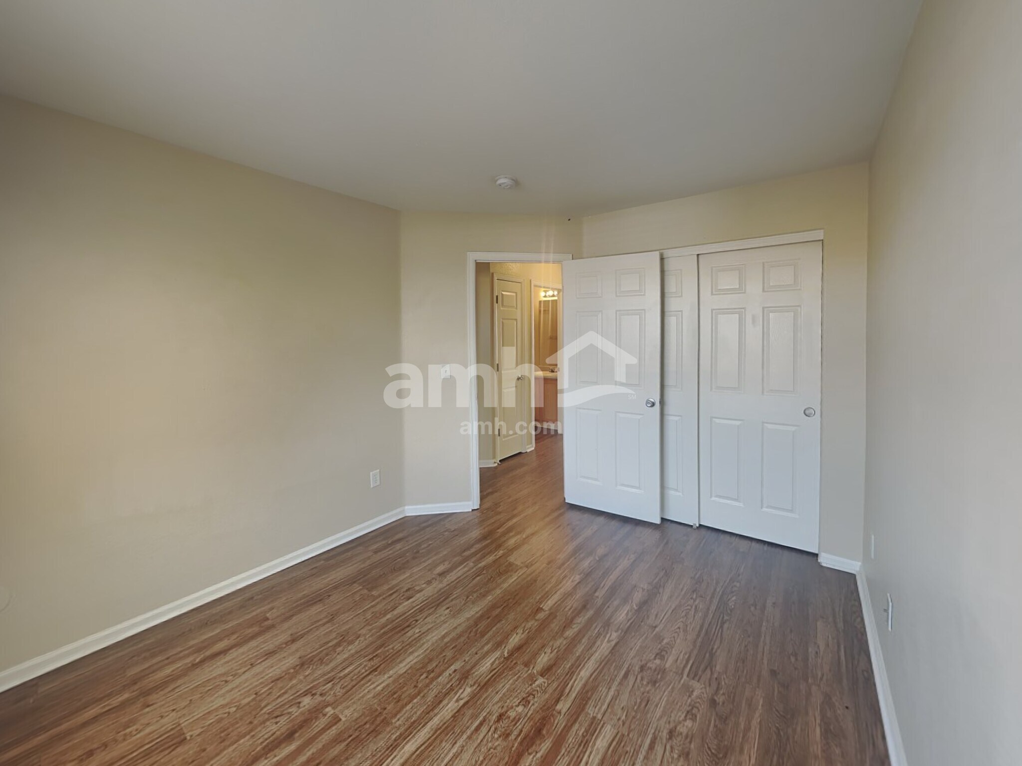 Building Photo - 4998 Dillon St
