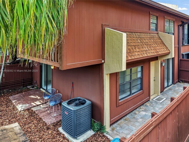 Building Photo - 7123 SW 115th Pl