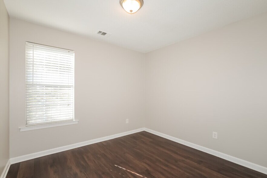 Building Photo - 231 Carson's Cove