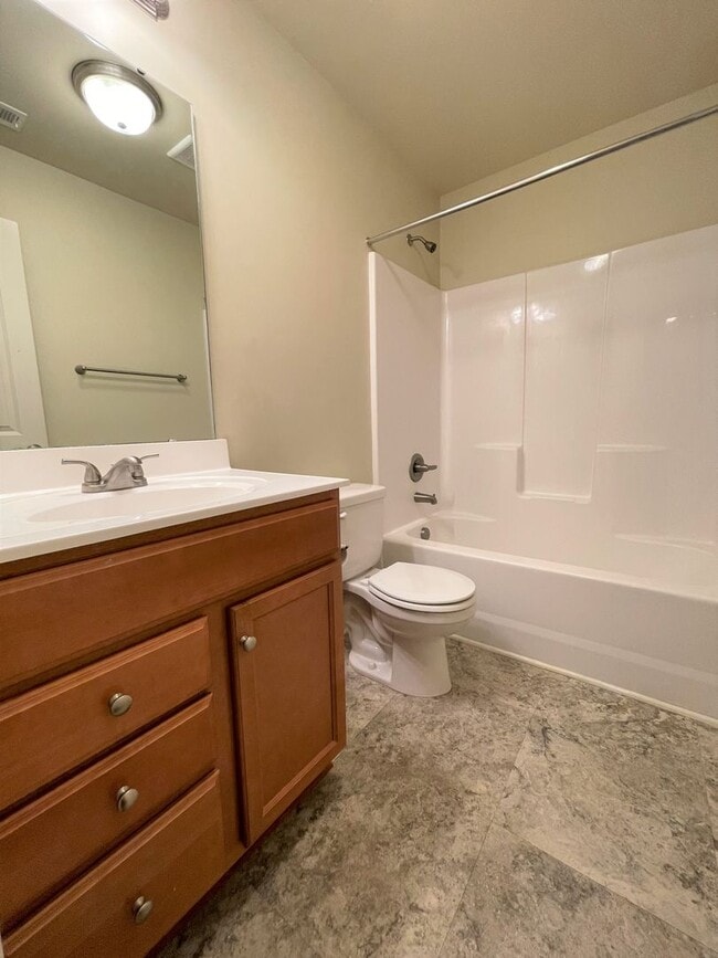 Building Photo - 404 Sullivan Loop Rd