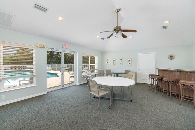Building Photo - 801 Del Rio Way