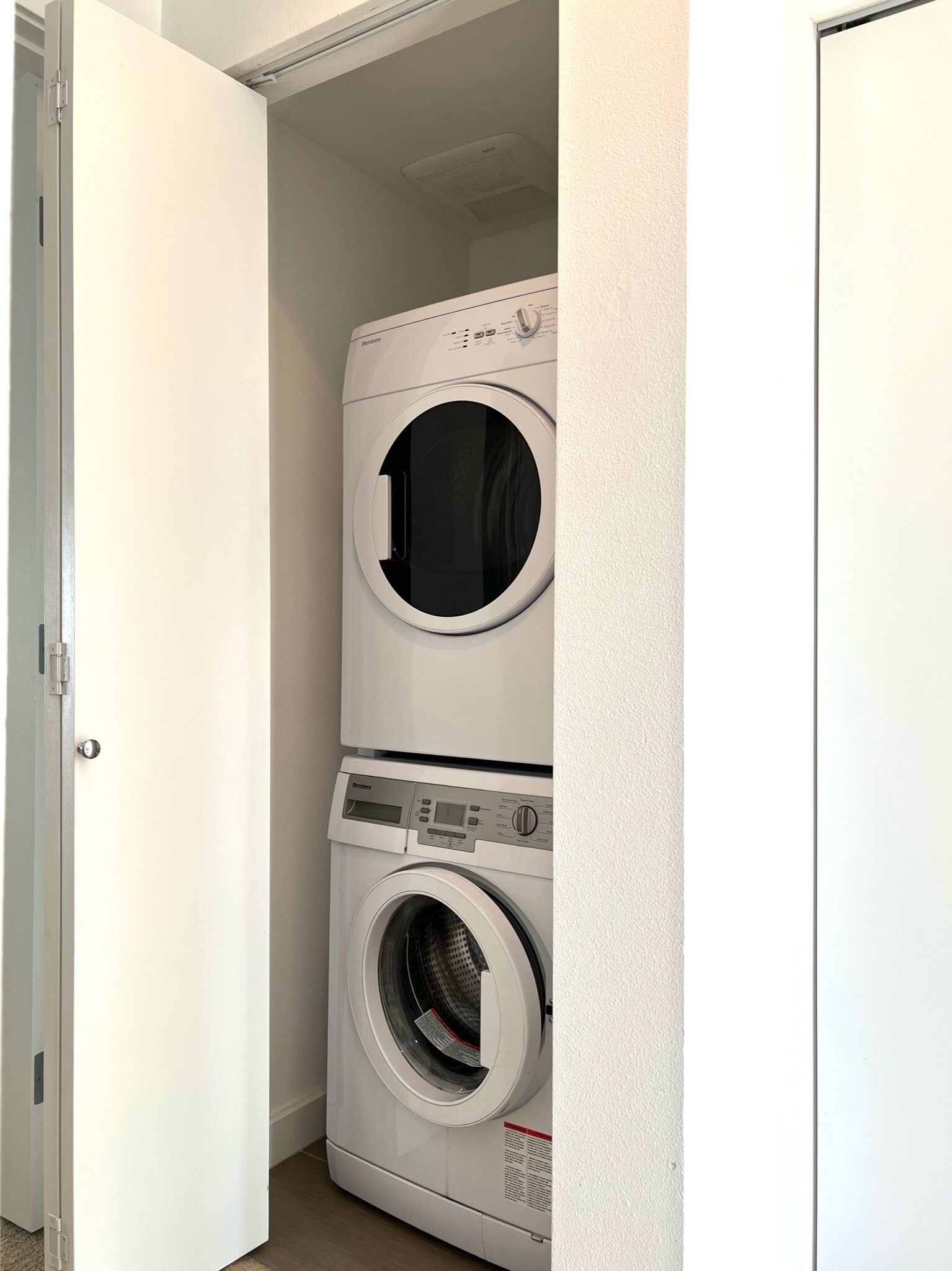Washer and dryer. - 211 13th Ave E