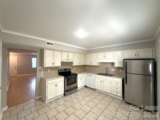 Building Photo - 11016 Hunter Trail Ln
