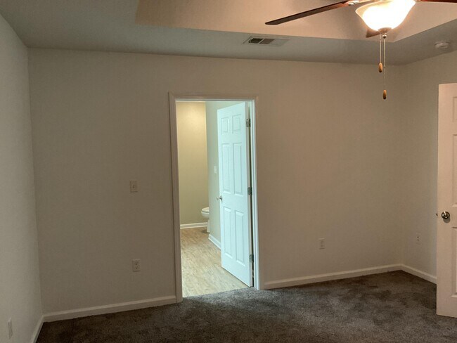 Building Photo - 2856 Shoffner Ave