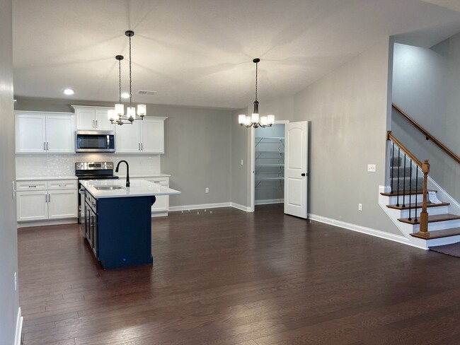 Building Photo - 116 Legacy Ct