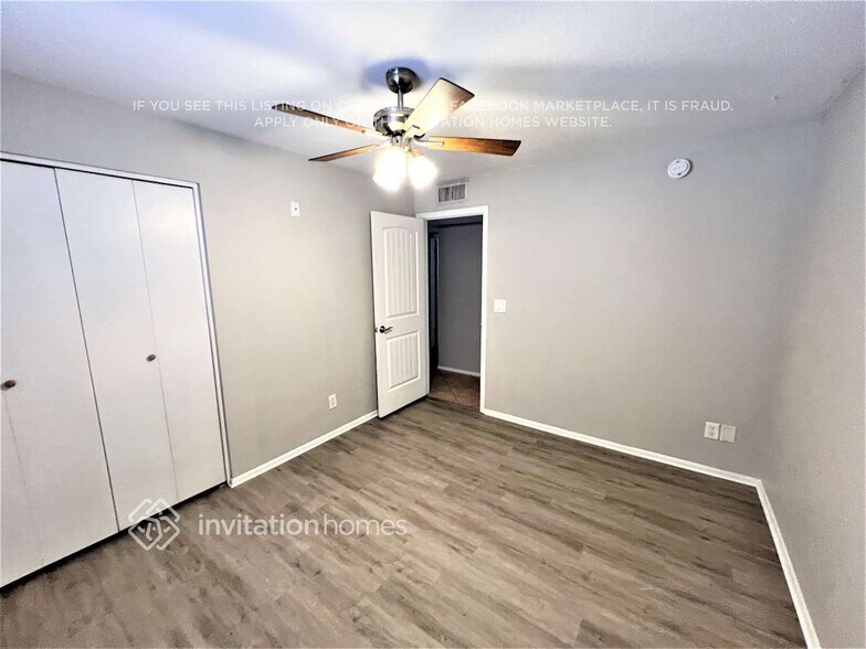 Building Photo - 4923 W Rosewood Dr