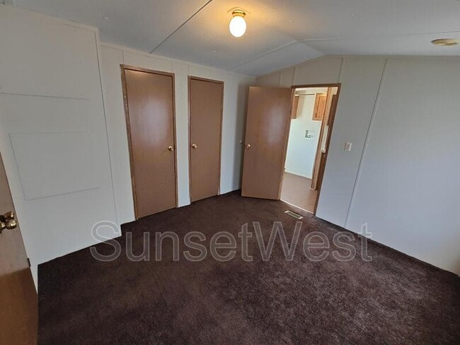 Building Photo - 308 Sunshine Dr