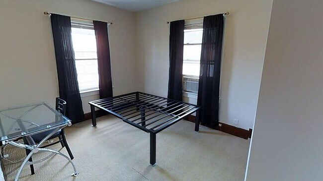 Building Photo - 1501 S State St