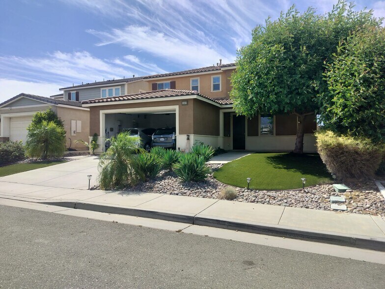 Building Photo - 1357 Bannock St