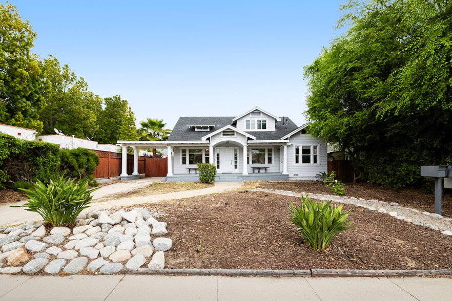 Primary Photo - 1770 N Sierra Bonita Ave