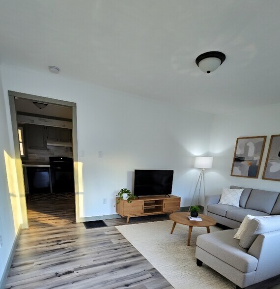 Building Photo - 326 New Salem Rd