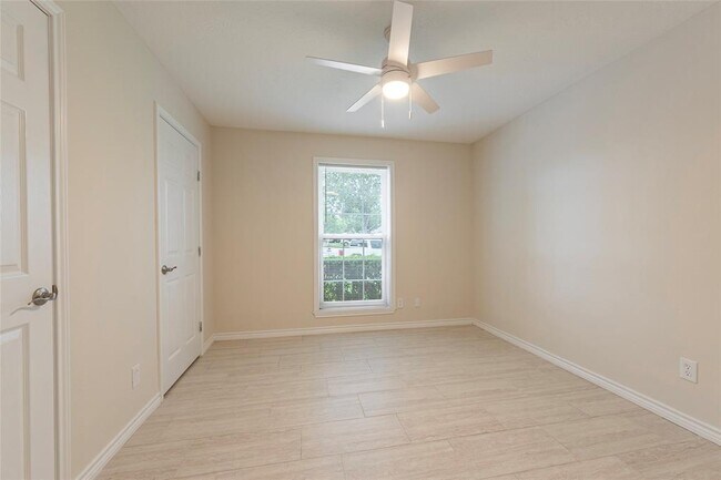 Building Photo - 2435 Heritage Bend Dr