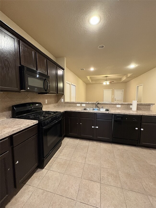 Building Photo - 18412 Sunrise Oaks Ct