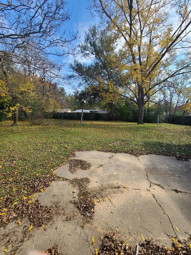 Building Photo - 2930 S Donnybrook Ave