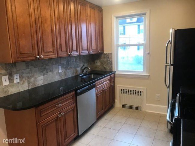 Building Photo - 151 Fairview Ave