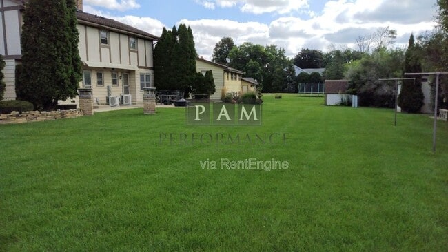 Building Photo - 8249 Imperial Dr
