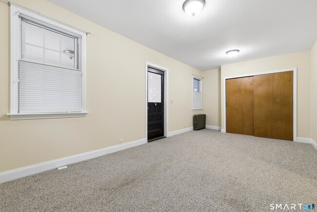 Building Photo - 46 Main St