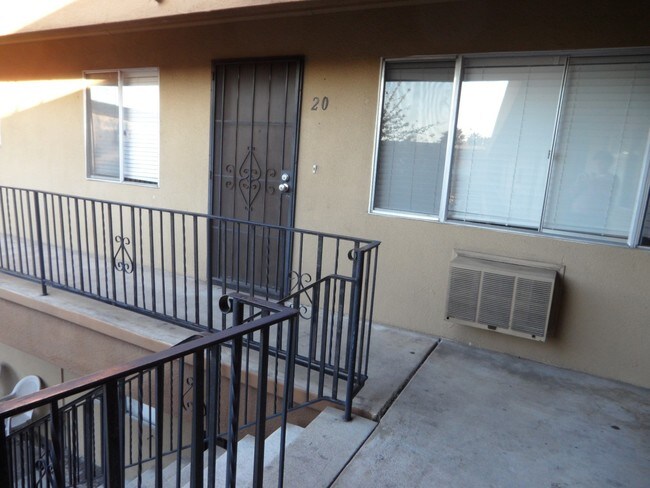 Building Photo - 3704 Altadena Ave