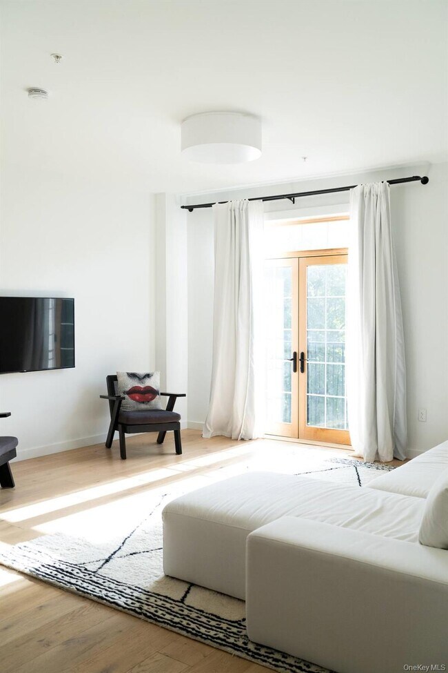 Building Photo - 249 Main St