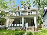 Building Photo - **Hawthorne Place** Pet Friendly 5 Large Bedrooms 2 Full Baths!