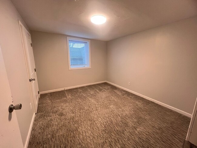 Building Photo - Four Bedroom Duplex in Jenison!