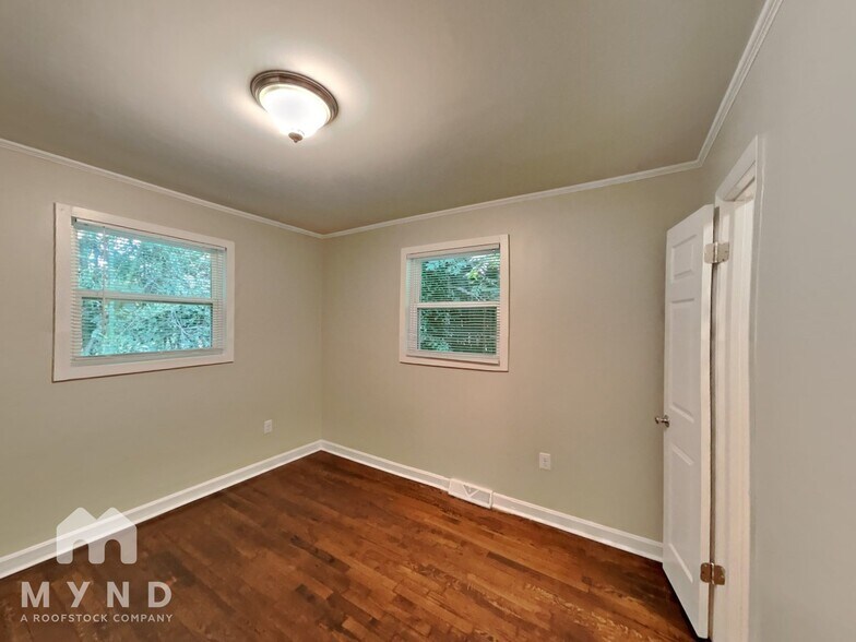 Building Photo - 4202 Grissom St