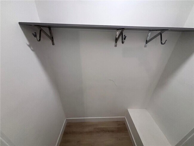 Building Photo - 921 James Ct NW