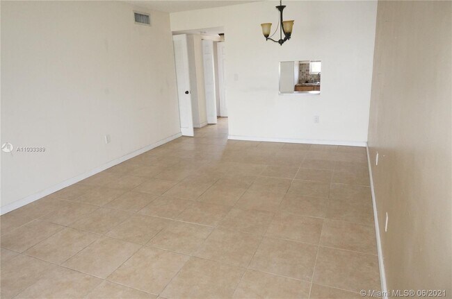 Building Photo - 8110 Sunrise Lakes Blvd