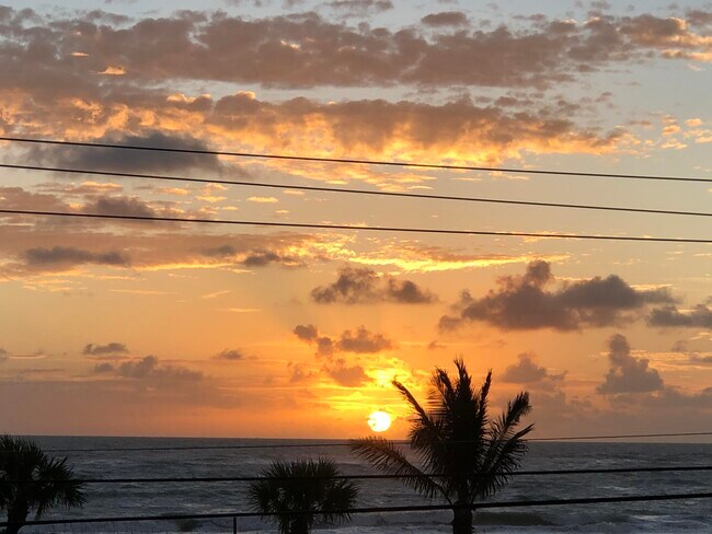 Building Photo - 5159 N Hwy A1A