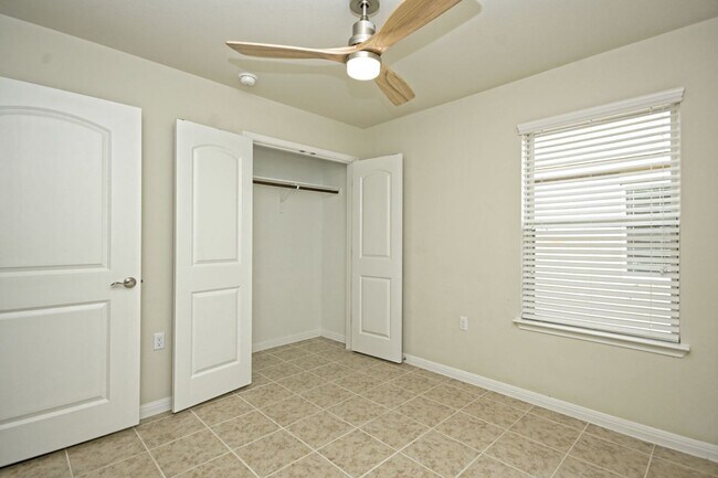 Building Photo - 213 Paint Creek Ln