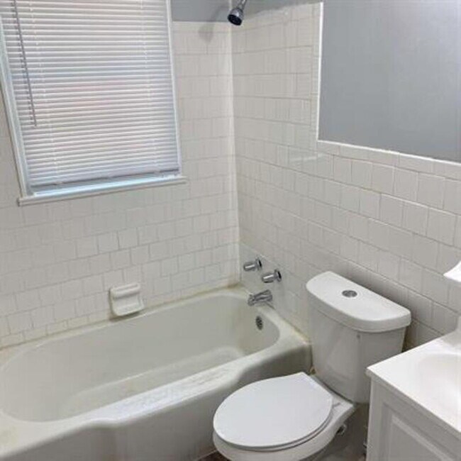 Building Photo - 3471 Buena Vista Rd