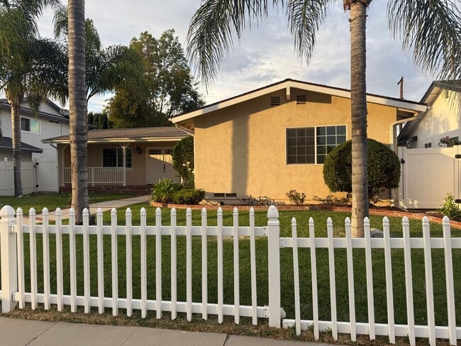 Building Photo - Private HOME 3bed/2 bath + POOL in Woodland Hills! NO OTHER UNIT ON THE PROPERTY!!!!