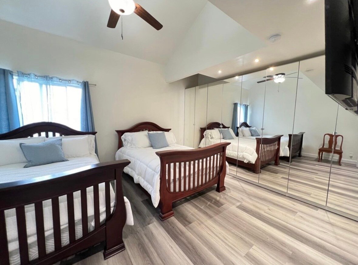 Building Photo - 7651 Reseda Blvd