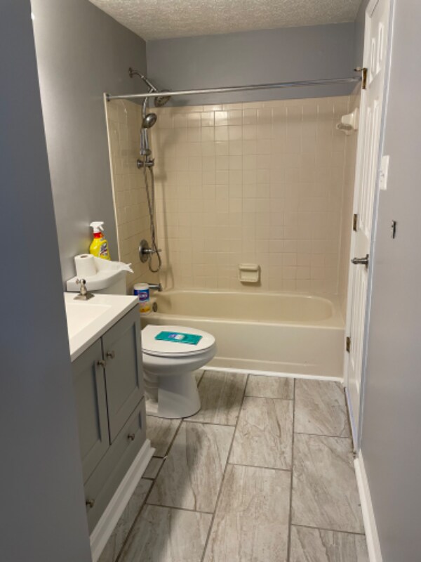 Building Photo - 821 Angel Valley Ct