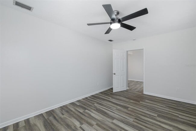 Building Photo - 211 Timberlane Dr