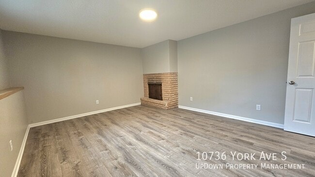 Building Photo - 10736 York Ave S