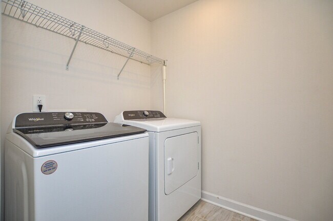 Building Photo - 266 Tiger Lily Dr