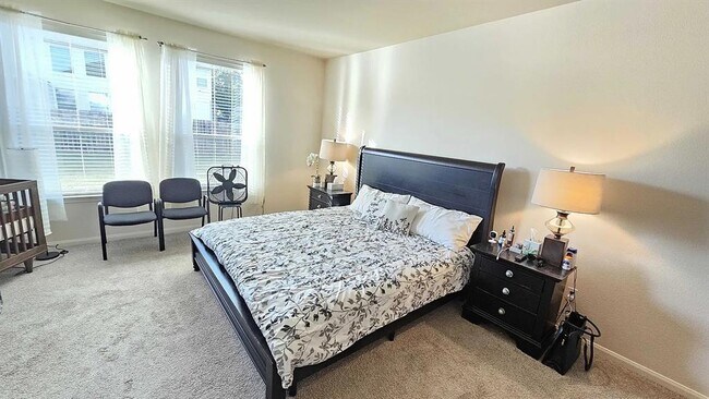 Building Photo - 702 Old Ravine Ct
